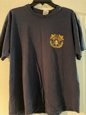Navy Club graphic tee